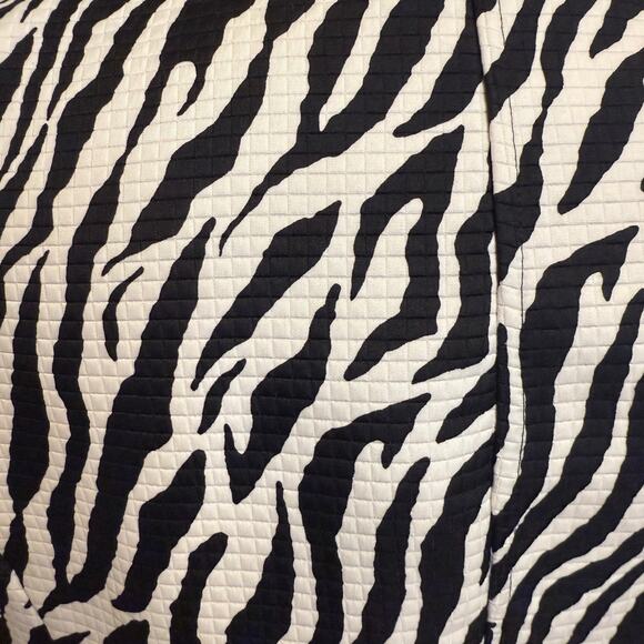 TanJay Zebra Print Collared Full Zip Quilted Jacket Size S Business Office Siren - Picture 5 of 9